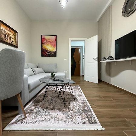 Ami Blloku Apartament Тирана Екстер'єр фото