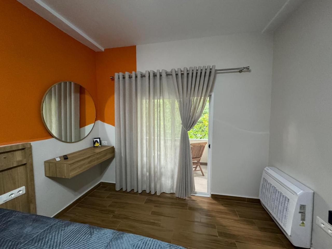 Ami Blloku Apartament Тирана Екстер'єр фото